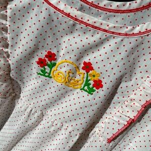 Vintage nightgown - with embroidered cat 🐈